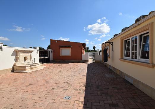 Country house in Heredades