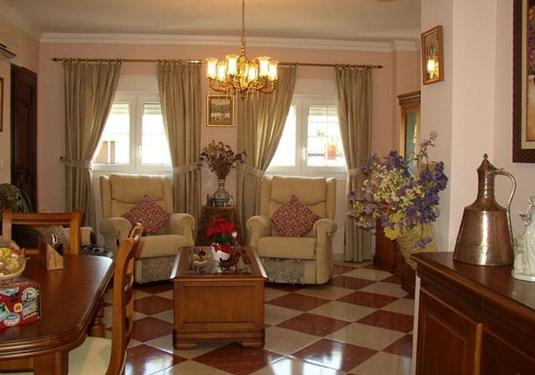Town house in Alora