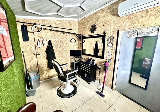 Commercial in San Miguel de Salinas
