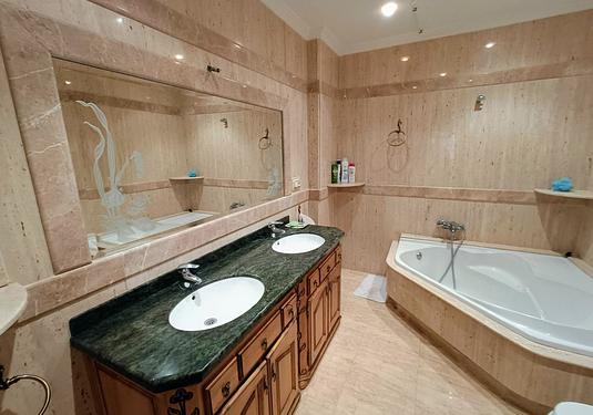 Town house in Algueña