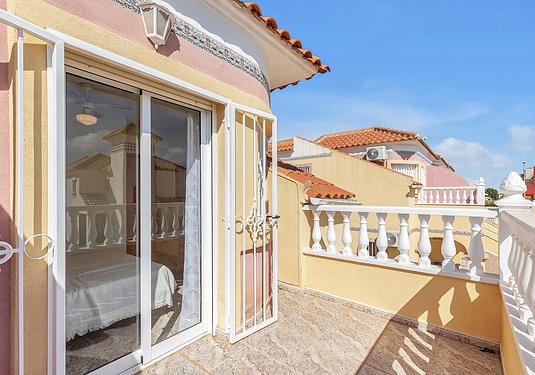 Semi detached penthouse in Orihuela Costa