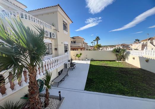Villa in Algorfa