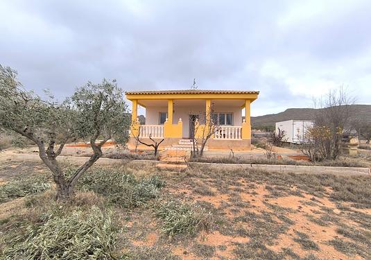 Country house in Yecla