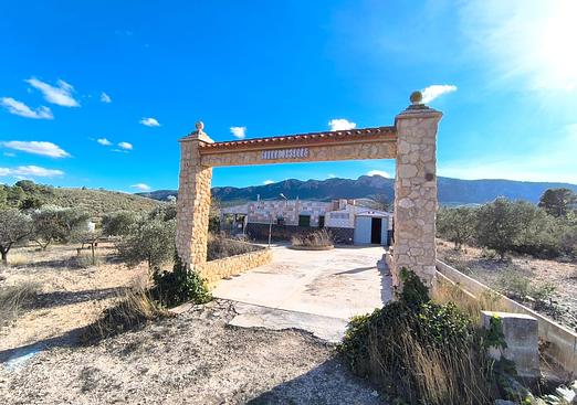 Country house in Yecla