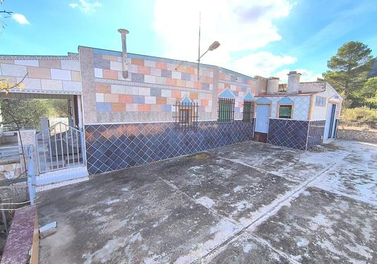 Country house in Yecla