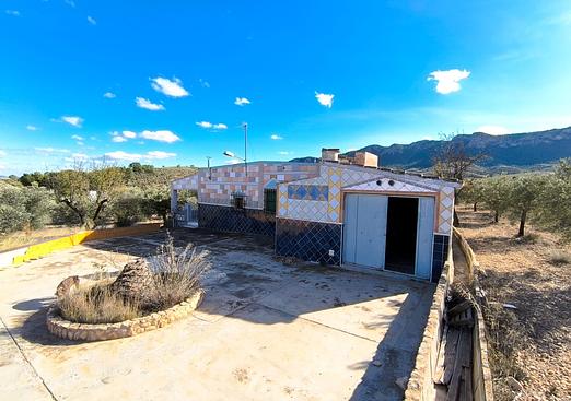 Country house in Yecla