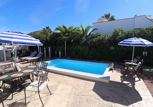 Villa in Hondón de las Nieves