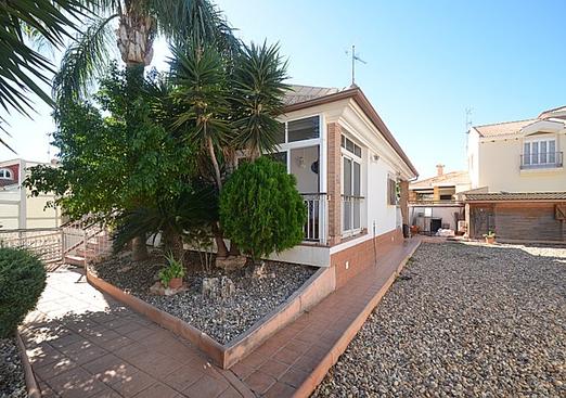 Villa in Santiago de la Ribera