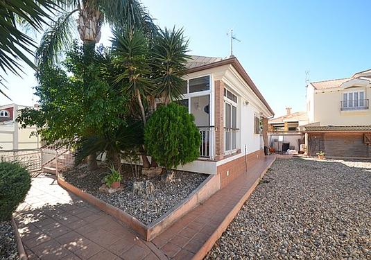 Villa in Santiago de la Ribera