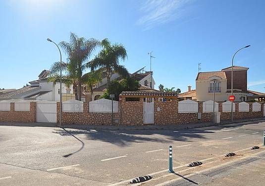 Villa in Santiago de la Ribera