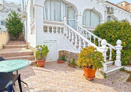 Town house in San Miguel de Salinas