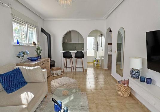 Town house in San Miguel de Salinas