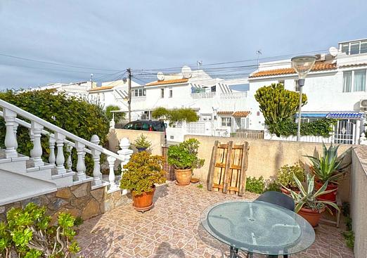 Town house in San Miguel de Salinas