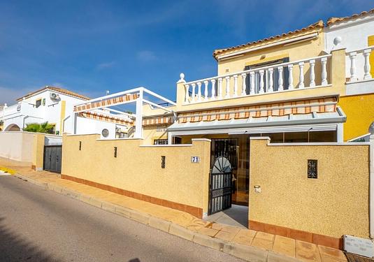 Quad house penthouse in Orihuela Costa