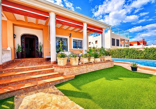Villa in La Mata