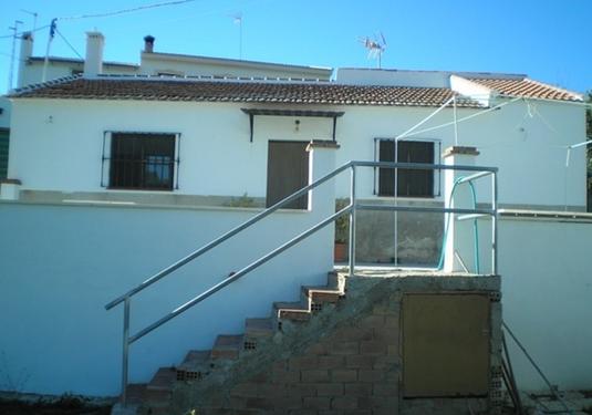 Town house in Bermejo