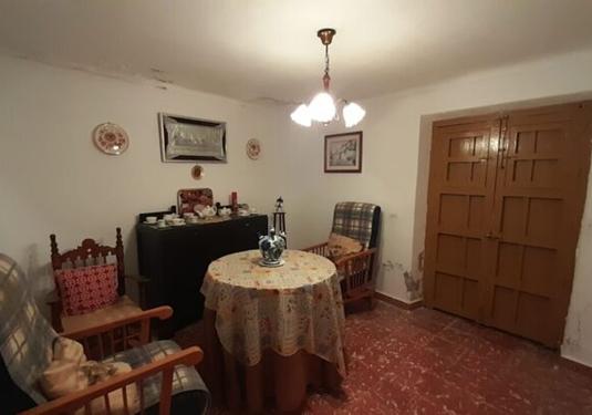 Town house in Alozaina