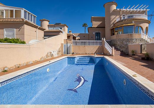 Villa in Benijofar